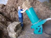 Бытовой измельчитель соломы для частного подворья Как из бочки сделать измельчитель сена